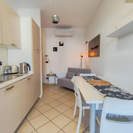Moderno Bilocale Con Terrazzo In Pieno Centro Civitanova Marche