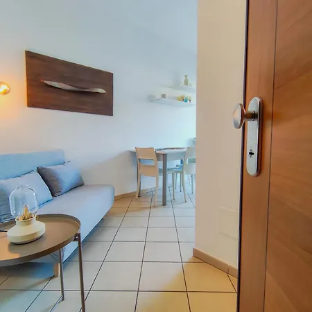 Lägenhet Moderno Bilocale Con Terrazzo In Pieno Centro