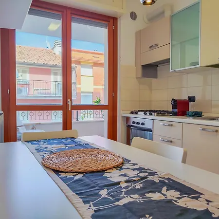 Moderno Bilocale Con Terrazzo In Pieno Centro Lägenhet *