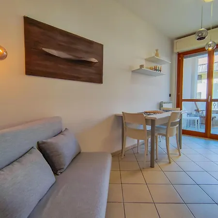 Moderno Bilocale Con Terrazzo In Pieno Centro *