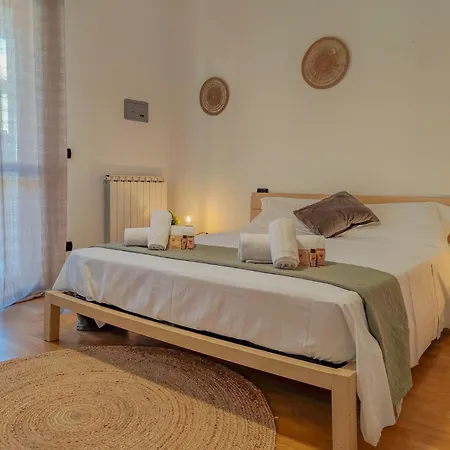 Lägenhet Moderno Bilocale Con Terrazzo In Pieno Centro