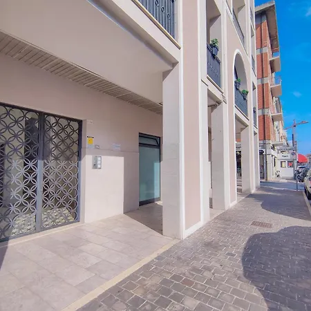 Lägenhet Moderno Bilocale Con Terrazzo In Pieno Centro Civitanova Marche