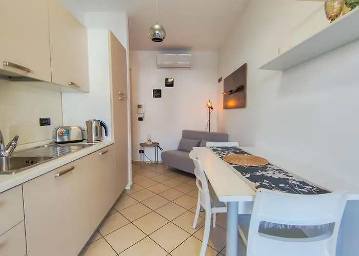 -terrace & Ac Near The By Host Hero Civitanova Marche