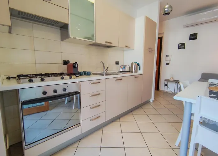 Apartamento -terrace & Ac Near The By Host Hero Civitanova Marche