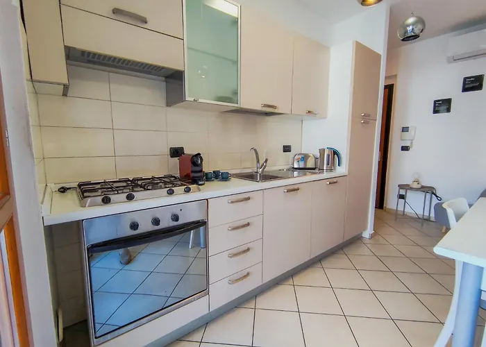 -terrace & Ac Near The By Host Hero Apartamento